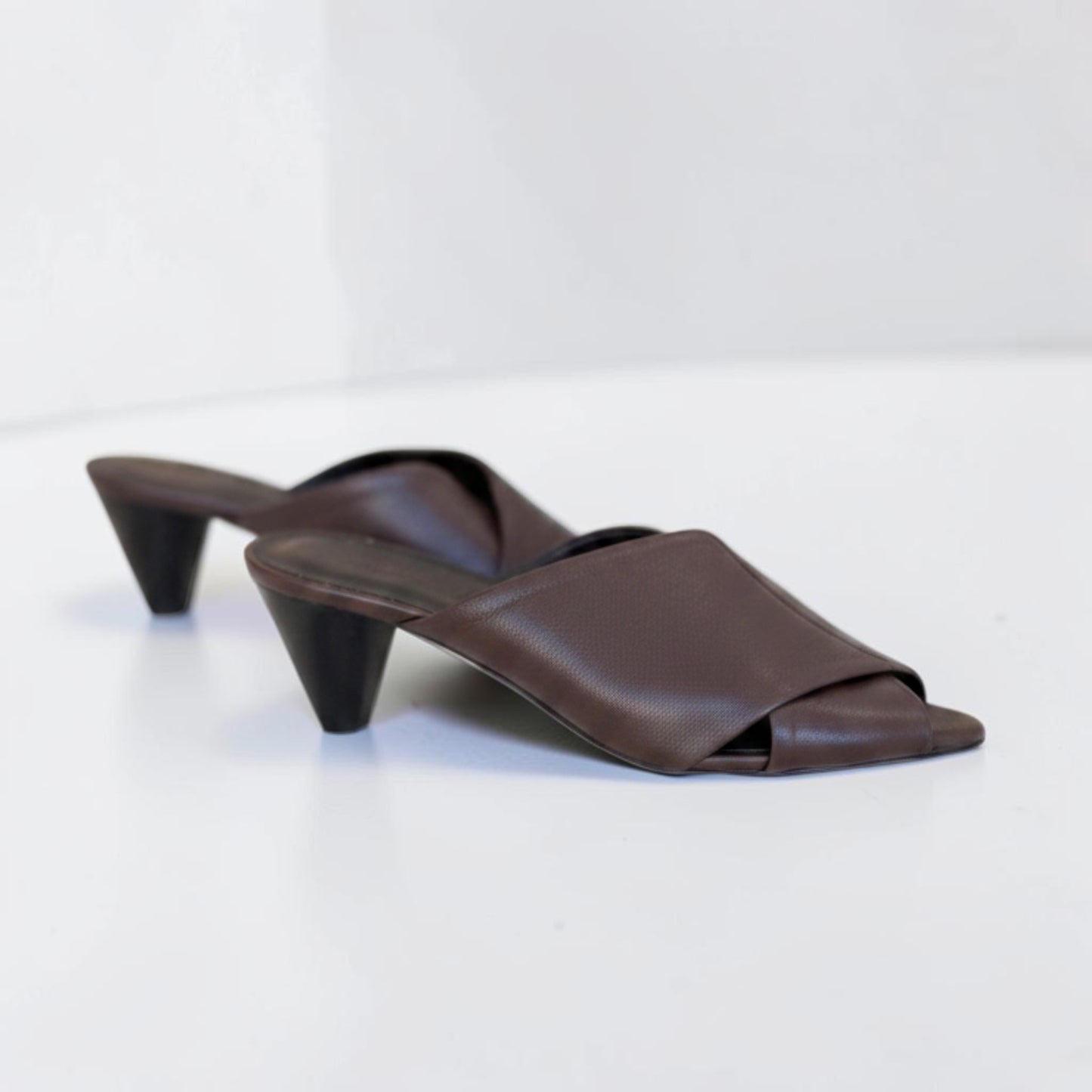 Aeyde Espresso Leather Crisscross Mule Sandals — Size 37