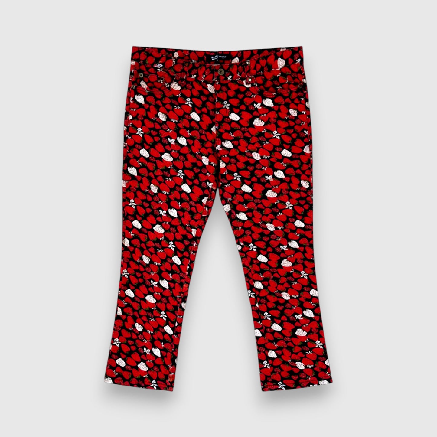 Tao Comme des Garçons Strawberry-print Capri Jeans
